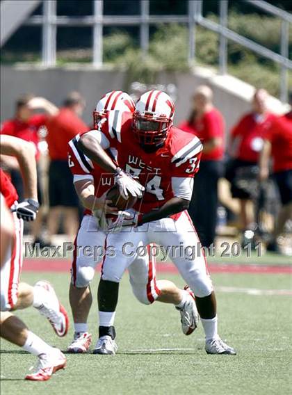 Thumbnail 2 in Lakota West vs. La Salle (Skyline Crosstown Showdown) photogallery.
