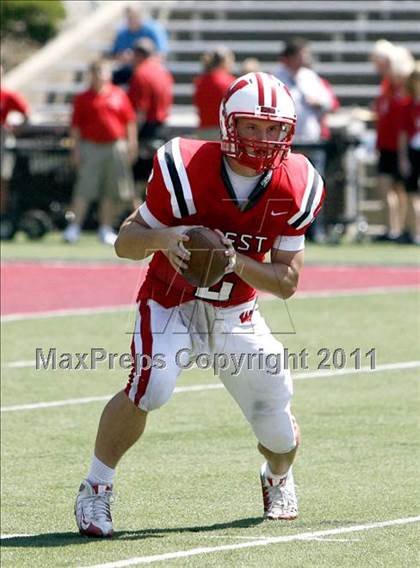 Thumbnail 3 in Lakota West vs. La Salle (Skyline Crosstown Showdown) photogallery.