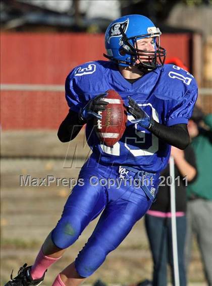 Thumbnail 3 in JV: D'Evelyn vs Alameda photogallery.