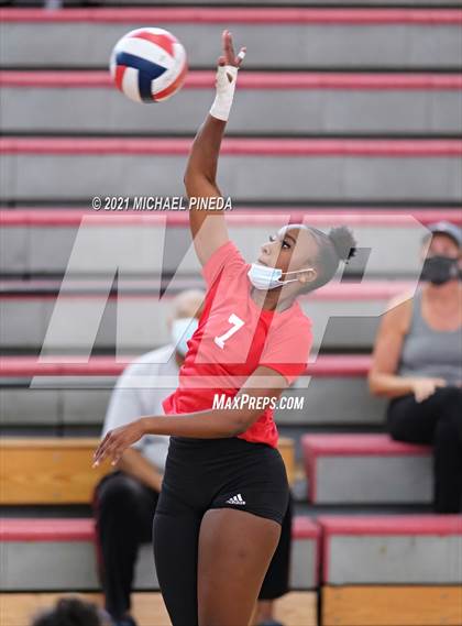 Thumbnail 3 in Los Alamitos @ Lakewood photogallery.