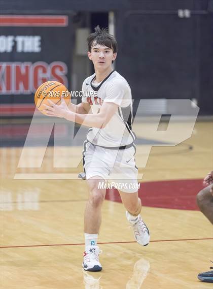 Thumbnail 1 in Palos Verdes vs Chaminade photogallery.