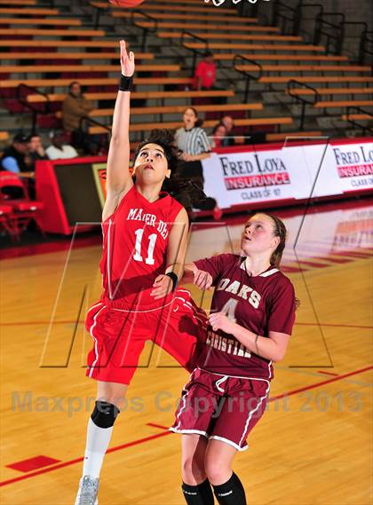 Thumbnail 2 in Oaks Christian @ Mater Dei (Nike Extravaganza) photogallery.