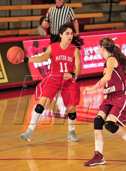 Thumbnail 1 in Oaks Christian @ Mater Dei (Nike Extravaganza) photogallery.
