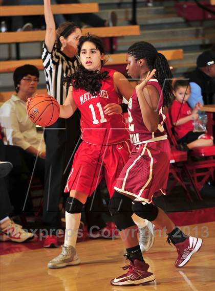Thumbnail 1 in Oaks Christian @ Mater Dei (Nike Extravaganza) photogallery.
