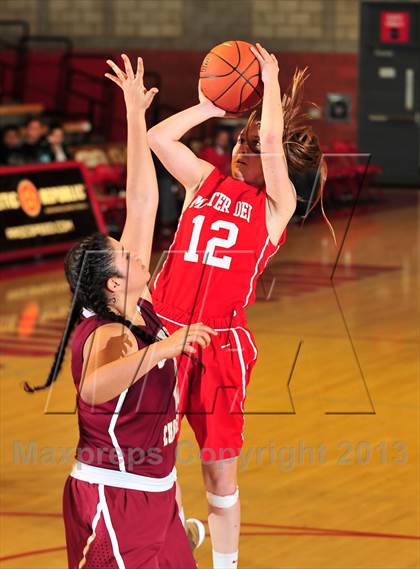 Thumbnail 1 in Oaks Christian @ Mater Dei (Nike Extravaganza) photogallery.