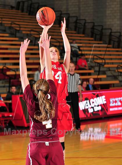 Thumbnail 1 in Oaks Christian @ Mater Dei (Nike Extravaganza) photogallery.