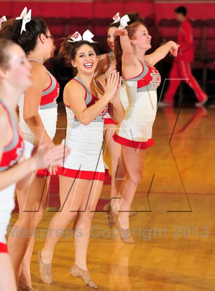 Thumbnail 3 in Oaks Christian @ Mater Dei (Nike Extravaganza) photogallery.