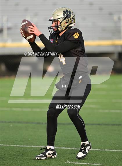 Thumbnail 2 in Nonnewaug CoOp @ Daniel Hand (CIAC Class SS Semifinal) photogallery.