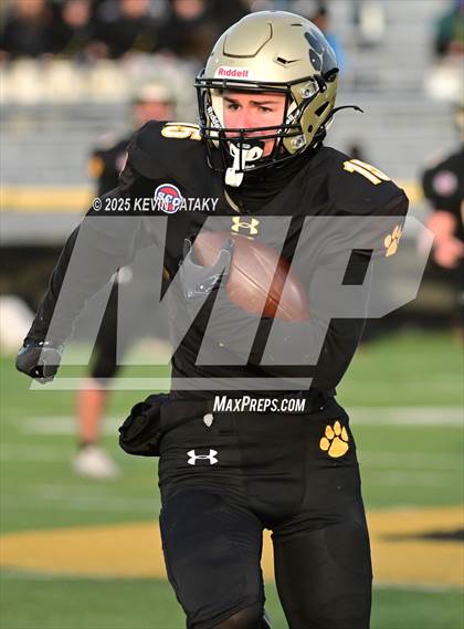 Thumbnail 2 in Nonnewaug CoOp @ Daniel Hand (CIAC Class SS Semifinal) photogallery.