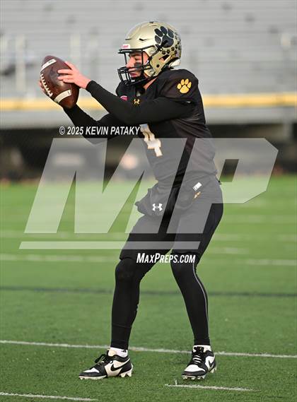 Thumbnail 1 in Nonnewaug CoOp @ Daniel Hand (CIAC Class SS Semifinal) photogallery.