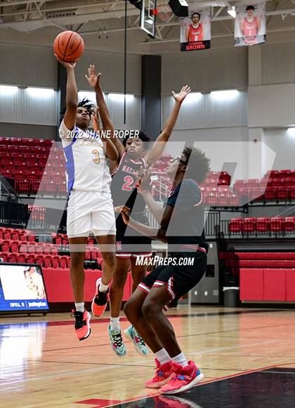 Thumbnail 2 in MacArthur vs. Lakeview Centennial (Coppell Yapworks Classic) photogallery.