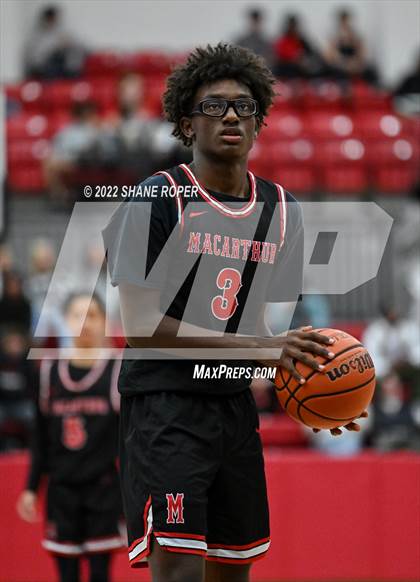 Thumbnail 2 in MacArthur vs. Lakeview Centennial (Coppell Yapworks Classic) photogallery.