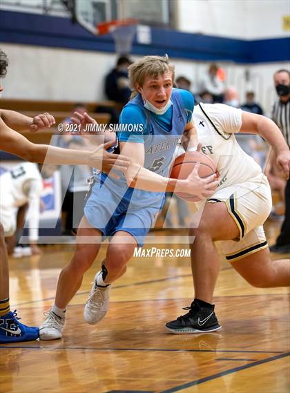 Thumbnail 1 in Mater Dei @ Althoff Catholic photogallery.