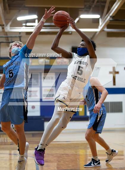 Thumbnail 1 in Mater Dei @ Althoff Catholic photogallery.