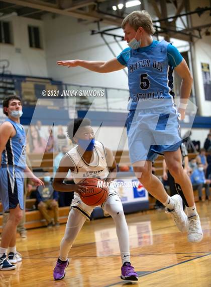 Thumbnail 1 in Mater Dei @ Althoff Catholic photogallery.