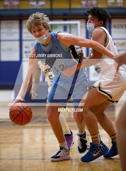 Thumbnail 1 in Mater Dei @ Althoff Catholic photogallery.