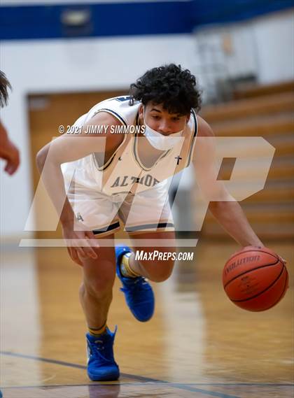 Thumbnail 3 in Mater Dei @ Althoff Catholic photogallery.