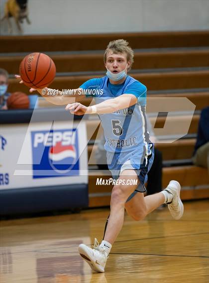 Thumbnail 3 in Mater Dei @ Althoff Catholic photogallery.