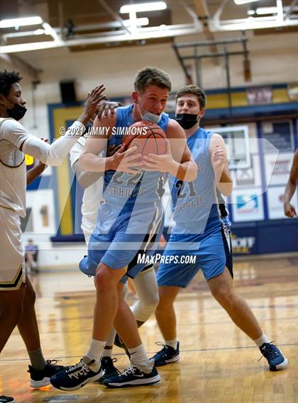 Thumbnail 3 in Mater Dei @ Althoff Catholic photogallery.