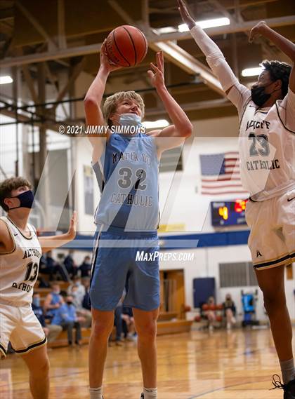 Thumbnail 1 in Mater Dei @ Althoff Catholic photogallery.