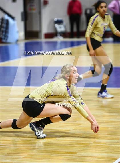 Thumbnail 3 in Holy Family vs Lewis-Palmer (CHSAA 4A Final) photogallery.