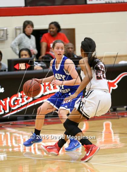 Thumbnail 1 in Midlothian @ Cedar Hill photogallery.