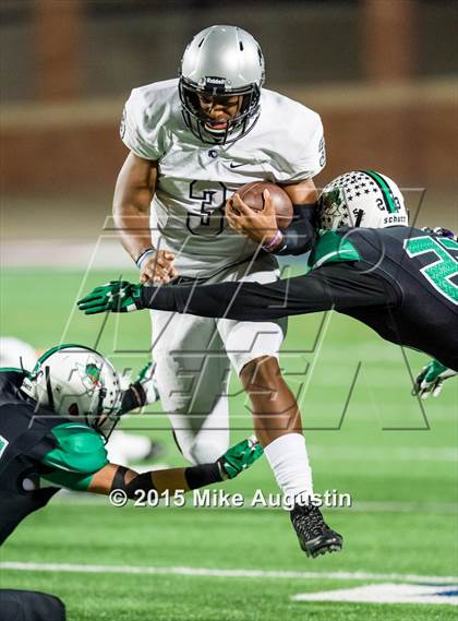 Thumbnail 2 in Guyer vs. Carroll (UIL 6A D2 Area Playoff) photogallery.
