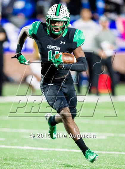 Thumbnail 2 in Guyer vs. Carroll (UIL 6A D2 Area Playoff) photogallery.
