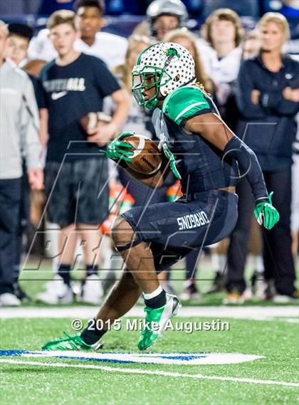 Thumbnail 2 in Guyer vs. Carroll (UIL 6A D2 Area Playoff) photogallery.