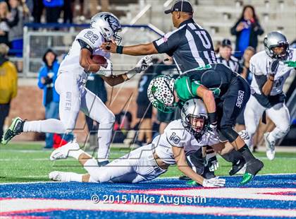 Thumbnail 2 in Guyer vs. Carroll (UIL 6A D2 Area Playoff) photogallery.
