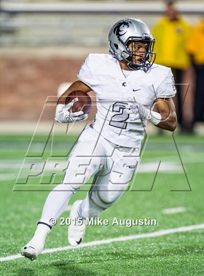 Thumbnail 3 in Guyer vs. Carroll (UIL 6A D2 Area Playoff) photogallery.