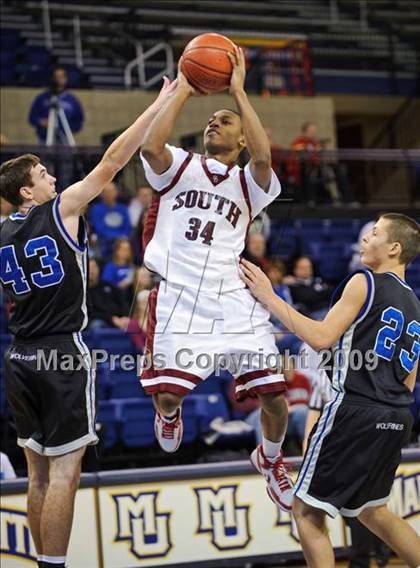Thumbnail 3 in Milwaukee South vs. Waukesha West (Converse Eastbay Classic) photogallery.