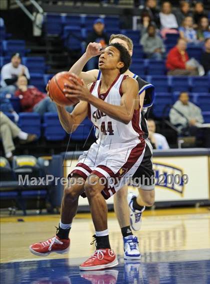 Thumbnail 3 in Milwaukee South vs. Waukesha West (Converse Eastbay Classic) photogallery.