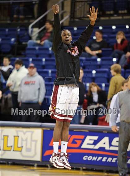 Thumbnail 3 in Milwaukee South vs. Waukesha West (Converse Eastbay Classic) photogallery.