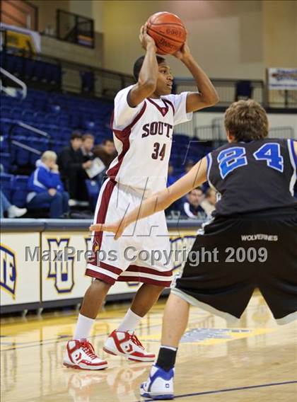 Thumbnail 1 in Milwaukee South vs. Waukesha West (Converse Eastbay Classic) photogallery.