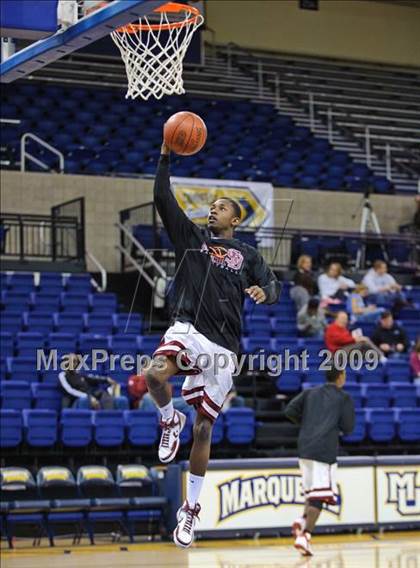 Thumbnail 1 in Milwaukee South vs. Waukesha West (Converse Eastbay Classic) photogallery.