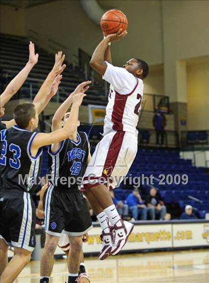 Thumbnail 1 in Milwaukee South vs. Waukesha West (Converse Eastbay Classic) photogallery.