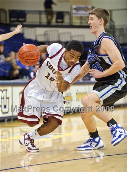 Thumbnail 3 in Milwaukee South vs. Waukesha West (Converse Eastbay Classic) photogallery.