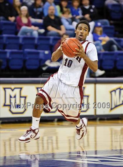 Thumbnail 3 in Milwaukee South vs. Waukesha West (Converse Eastbay Classic) photogallery.