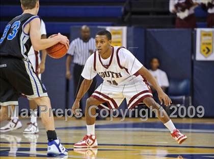 Thumbnail 2 in Milwaukee South vs. Waukesha West (Converse Eastbay Classic) photogallery.