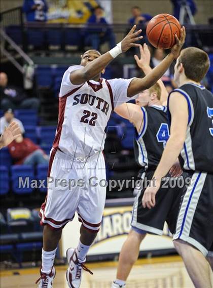 Thumbnail 1 in Milwaukee South vs. Waukesha West (Converse Eastbay Classic) photogallery.