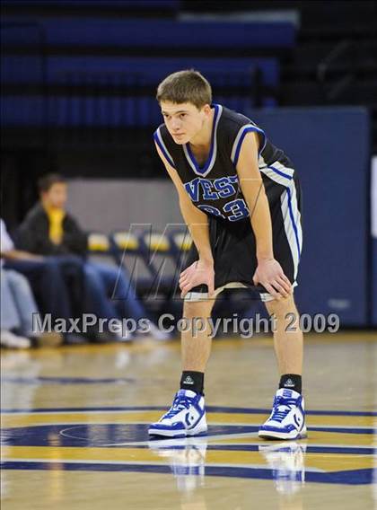 Thumbnail 1 in Milwaukee South vs. Waukesha West (Converse Eastbay Classic) photogallery.