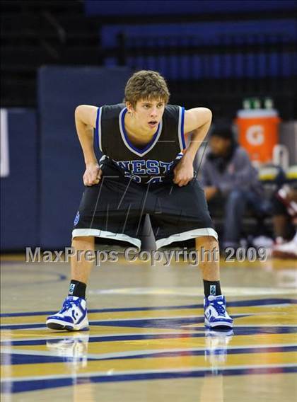 Thumbnail 3 in Milwaukee South vs. Waukesha West (Converse Eastbay Classic) photogallery.