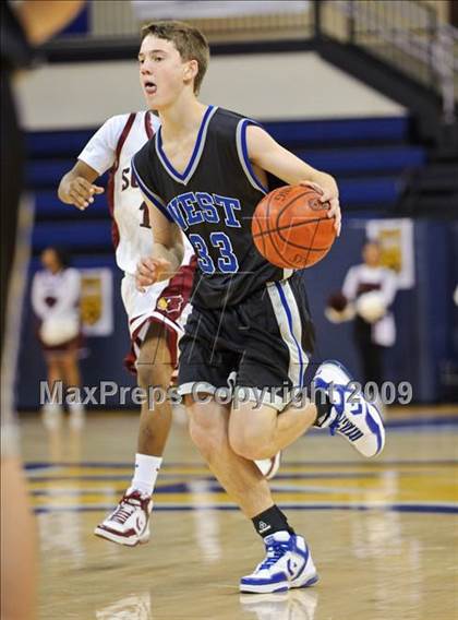 Thumbnail 1 in Milwaukee South vs. Waukesha West (Converse Eastbay Classic) photogallery.