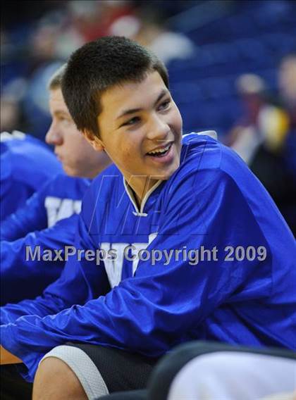 Thumbnail 2 in Milwaukee South vs. Waukesha West (Converse Eastbay Classic) photogallery.