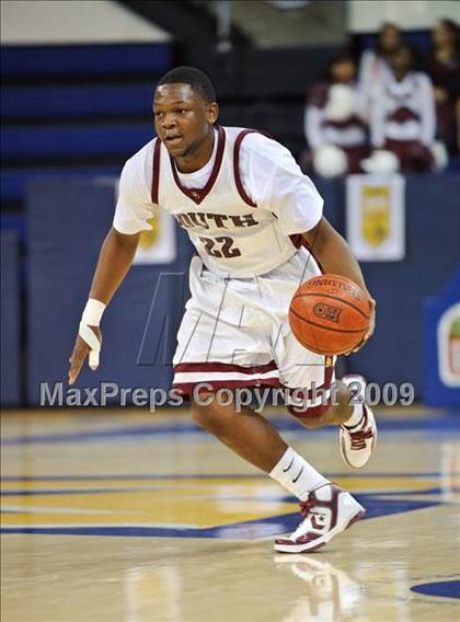 Thumbnail 2 in Milwaukee South vs. Waukesha West (Converse Eastbay Classic) photogallery.