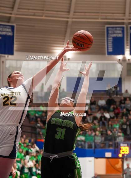 Thumbnail 3 in Clinton Central vs. Marquette Catholic (IHSAA 1A Semi-State 7 Championship) photogallery.