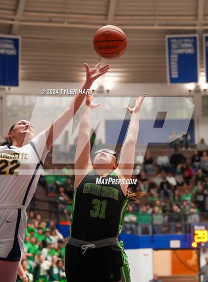 Thumbnail 2 in Clinton Central vs. Marquette Catholic (IHSAA 1A Semi-State 7 Championship) photogallery.