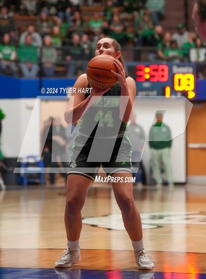 Thumbnail 3 in Clinton Central vs. Marquette Catholic (IHSAA 1A Semi-State 7 Championship) photogallery.