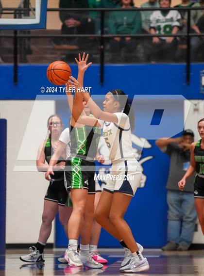 Thumbnail 1 in Clinton Central vs. Marquette Catholic (IHSAA 1A Semi-State 7 Championship) photogallery.